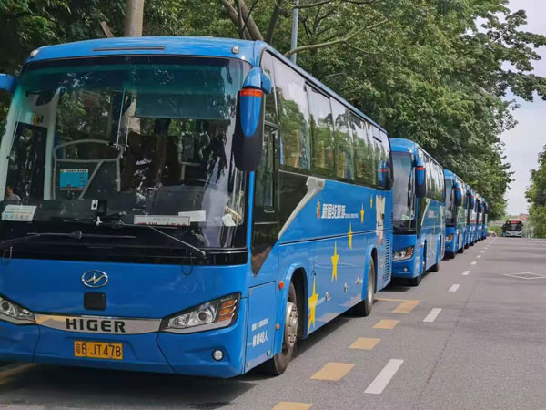 （專(zhuān)業(yè)的通勤車(chē)租賃）幫助企業(yè)解決這些問(wèn)題，節(jié)省費(fèi)用